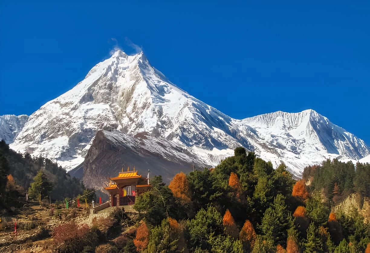 Manaslu Circuit Trek